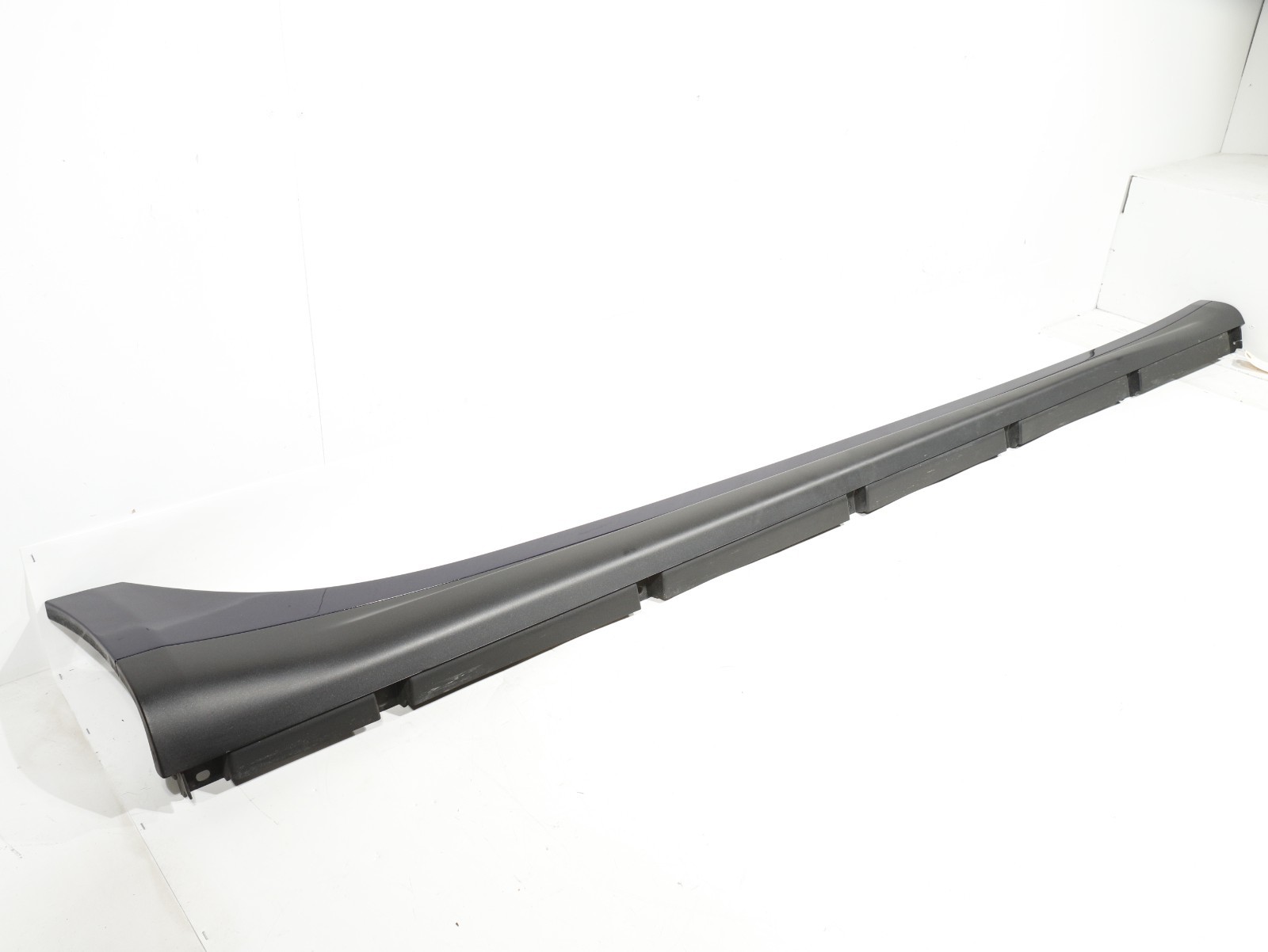 14-20 Maserati Ghibli RIGHT Side Rocker Panel Molding BLUE OEM 6700288580