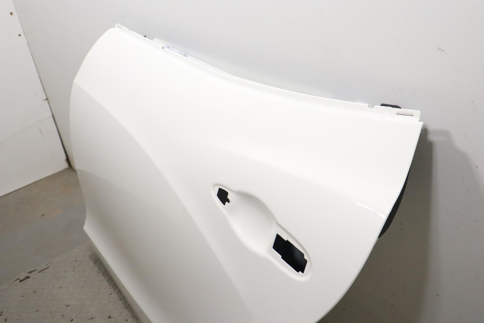 2014 - 2024 MASERATI GHIBLI REAR LEFT DRIVER SIDE DOOR SHELL OEM WHITE_BIA
