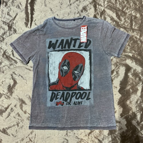New Disney Marvel Deadpool T-Shirt Adult size Large Superhero Wanted Short Sleev