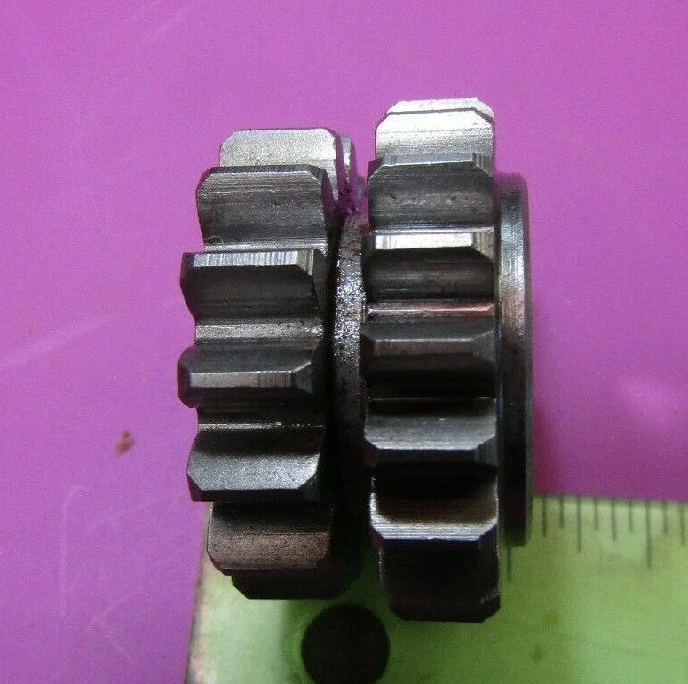 Engranaje de repuesto doble Rickman Zundapp 125 1ª y 2ª p/n R070 05 142 NOS 15x19 T Foto 2 de 4