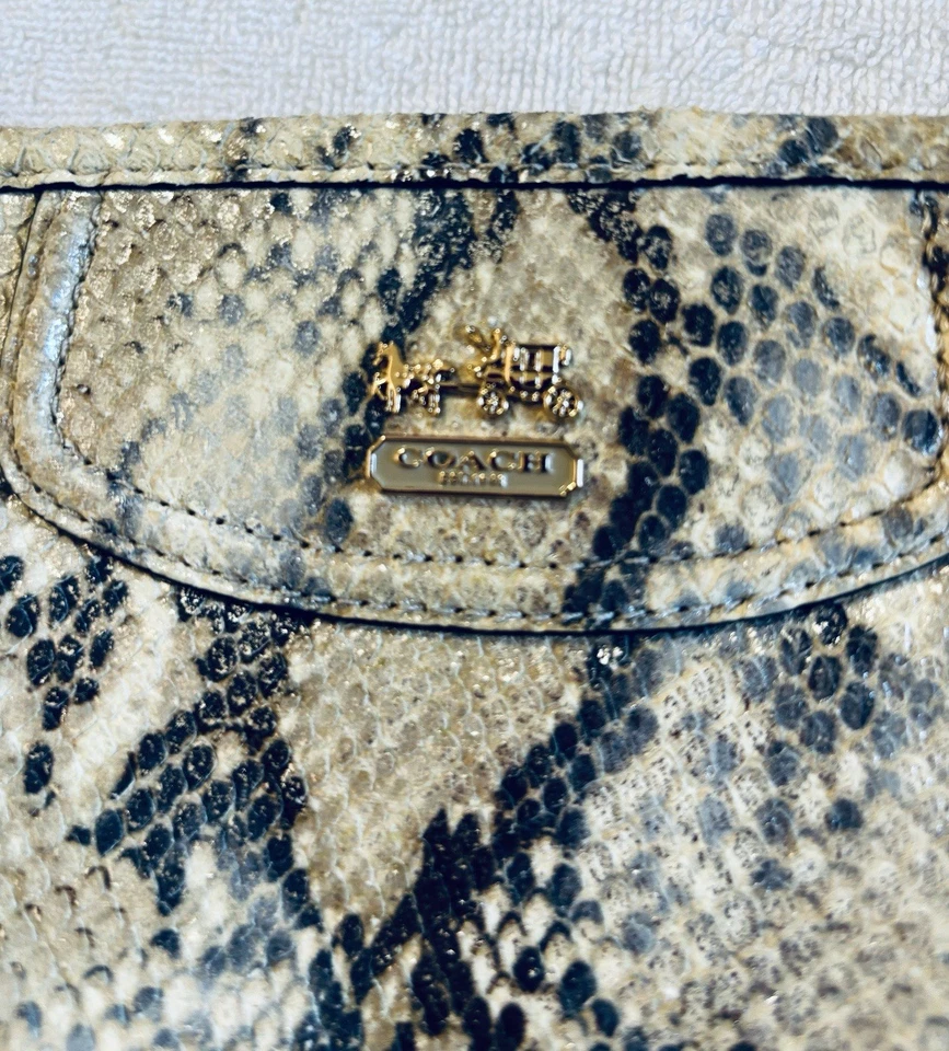 COACH Embossed Python RARE Exotic Snakeprint Chain Zip Bag - Image 3 of 4