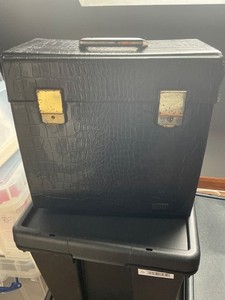 12? black record storage case