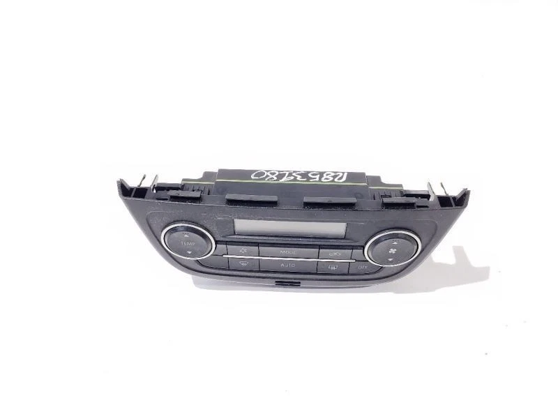 Control de temperatura CA hatchback PN 7820B301XA OEM 2020 Mitsubishi Mirage Foto 2 de 4