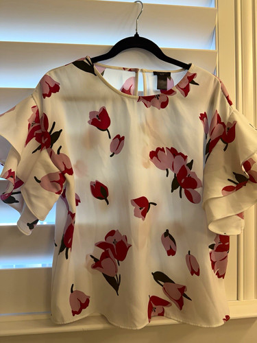 Ann Taylor, Ann Taylor Factory Women’s Petite PM White Floral Short Sleeve Round Neck Blouse