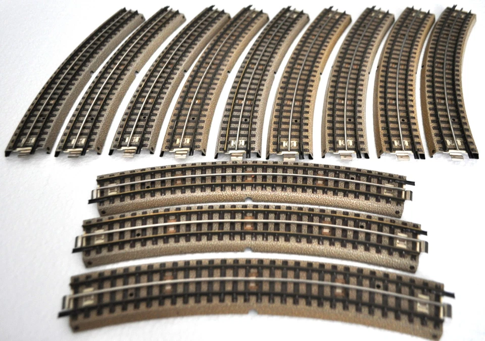 Marklin - Rare 3700 A 1/1 Solid Rail HO Radius Track - SOLD AS (1) ONE PIECE -EX - Image 2 of 4