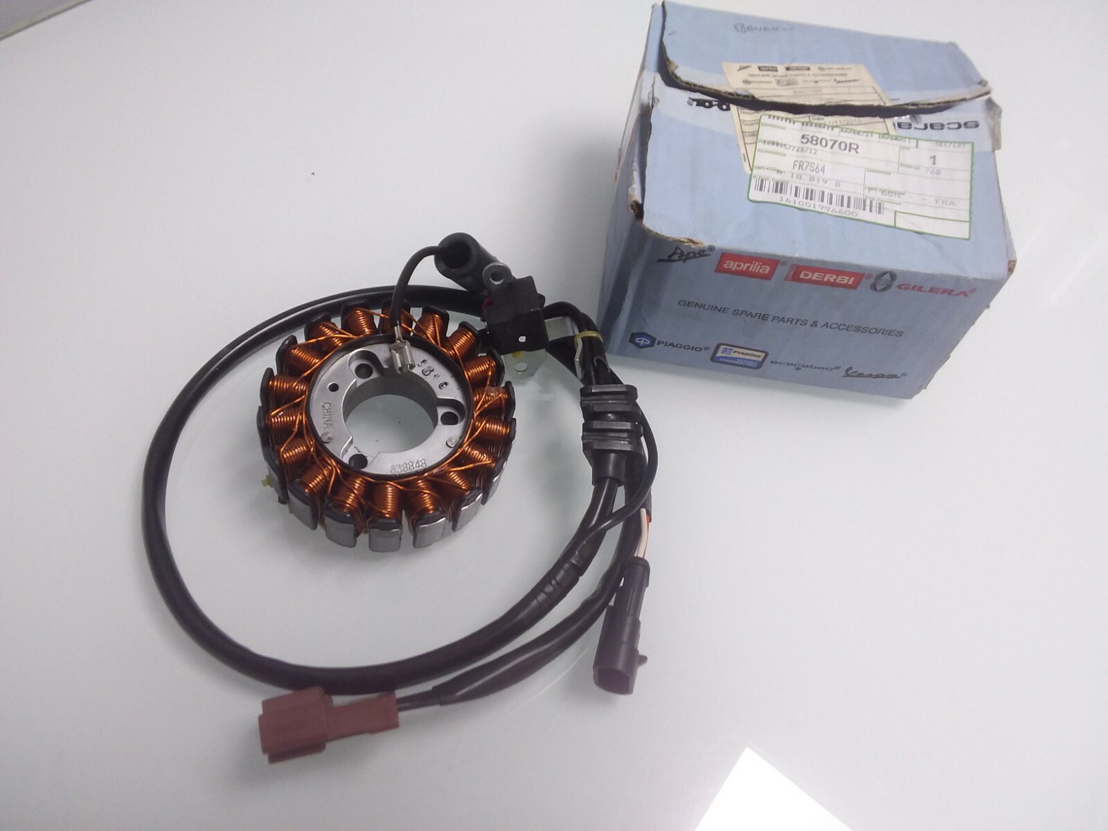 Stator allumage Piaggio 58070R pour restaurer le système électrique de scooter X Evo