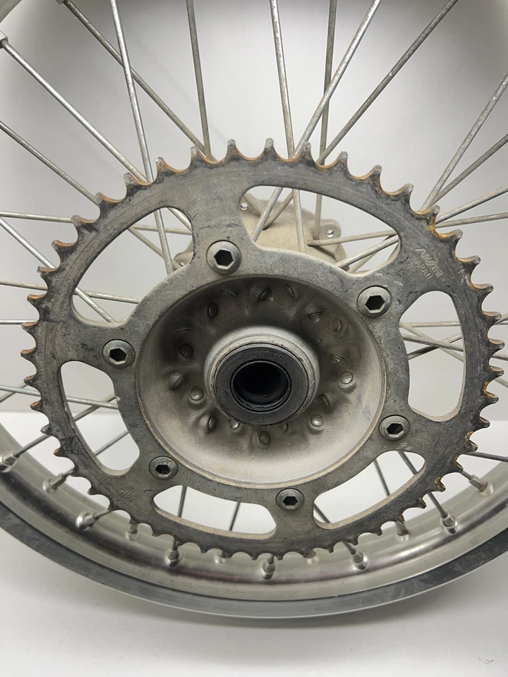 Yamaha YZ250F YZ 250F 2005 05 llanta trasera neumáticos buje radios 19X1,85 Foto 2 de 4