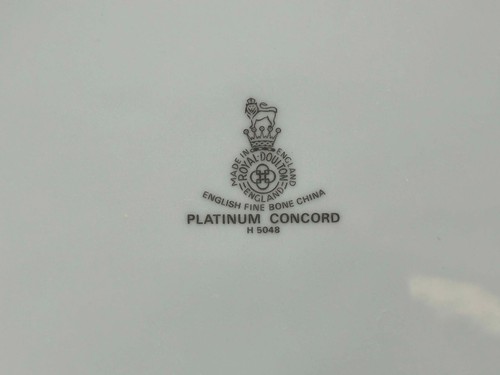 Royal Doulton Platinum Concord H5048 - 10,1/2" Cake Plate. - Picture 2 of 2