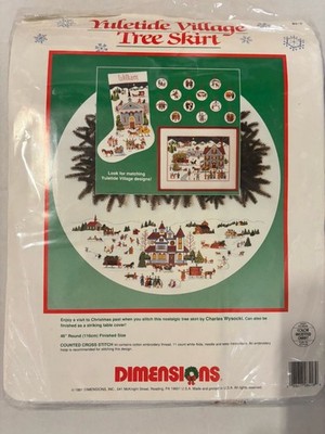 Dimensions Christmas Village Tree Skirt Counted Cross Stitch Vtg 46  New