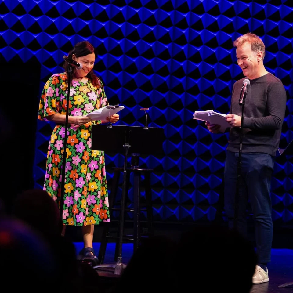 Exclusivo de Nueva York: 2 boletos para Mike Birbiglia y J. Chistes y poemas de Hope Stein