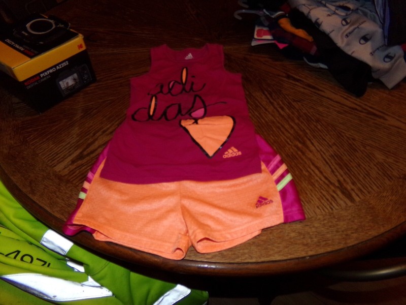 +*GIRLS ADIDAS 2 PC SHORT SET SIZE 6 X 3082U-