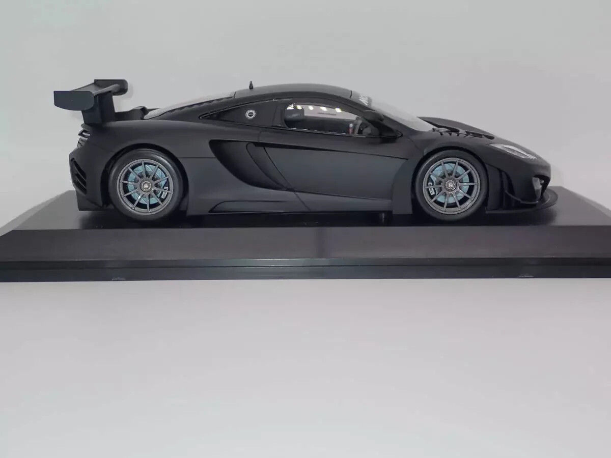 MINICHAMPS 1/18 car McLaren MP4-12C GT3 Street 2012 matt black