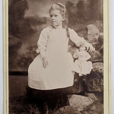 Cabinet Card Photo Girl With A Doll Painted Backdrop Green Bay Wisconsin ID'd