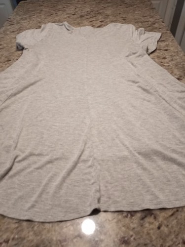 KATE & MALLORY WOMEN'S Short Sleeves High Low Swing Top /HEATHERED GRAY /LARGE - Picture 3 of 24