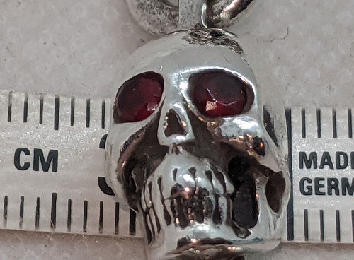 Sterling 925 Silber schwere und große Totenkopf Halskette, mit roten Steinen (Augen) - Bild 13 von 22