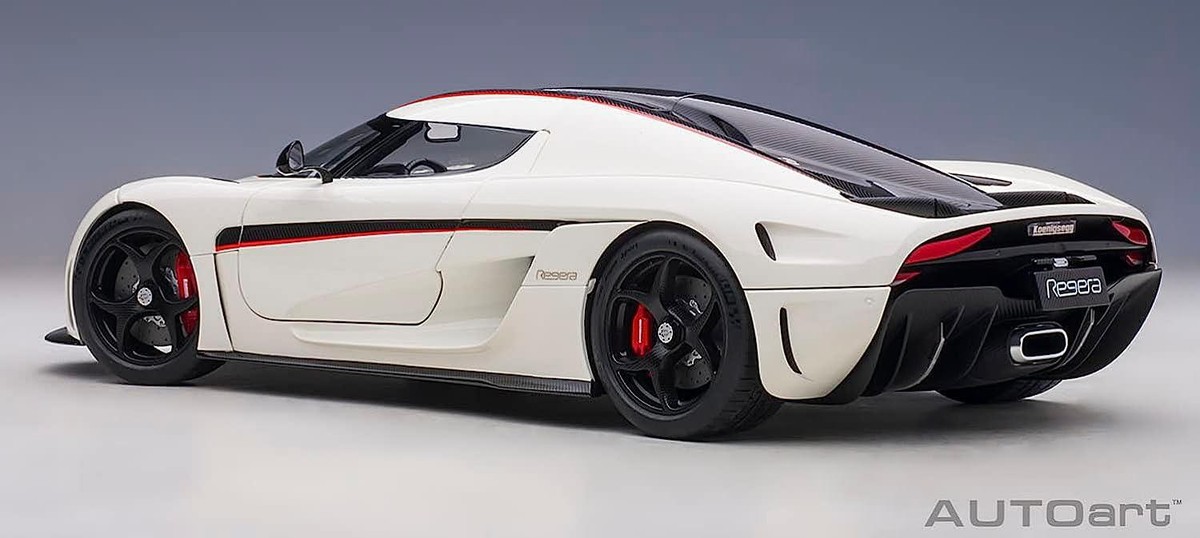 AUTOart 1/18 Koenigsegg Regera White / Carbon Black / Red Finished
