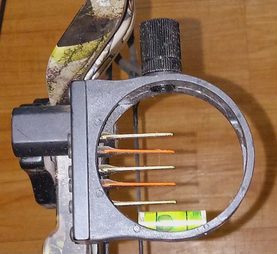 Ghosthand Compound Bow Package Right Hand with Arrow Rest and Arrow Sight Used - Image 3 of 3