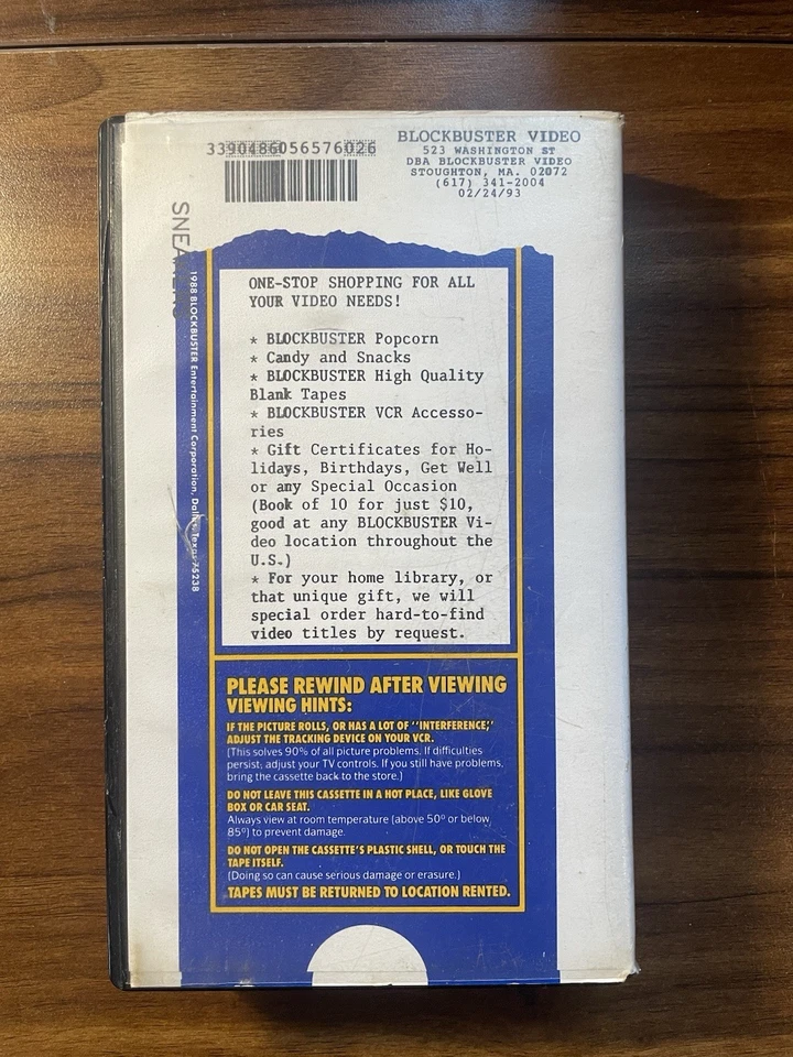 Vintage Blockbuster Video Hardshell Case and Sticker Sneakers VHS Tape Cult OOP Foto 3 de 4