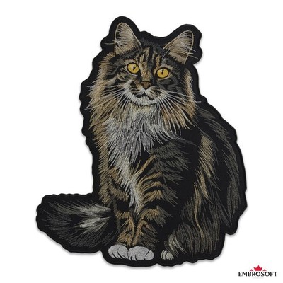 Maine Coon Cat Embroidered Patch - Realistic Fluffy Tabby Iron-On for Jackets