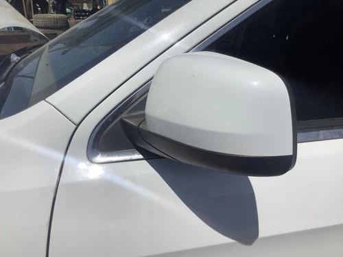 Used Left Door Mirror fits: 2015 Jeep Grand cherokee Power heated painted w/o tu