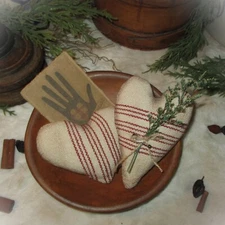 2 Primitive Patti's Ratties Coverlet Grain Sack Heart Hand Bowl Filler Ornaments