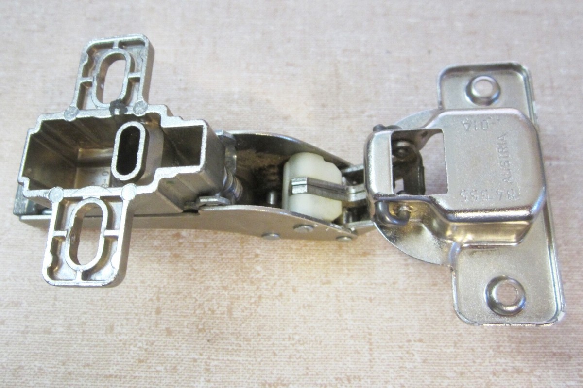 Blum Self-Close Cabinet Hinge 84.555-01A w/ Clip-On Mount Base