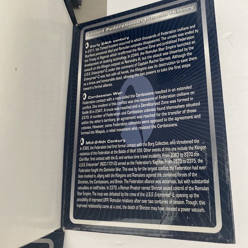 Star Trek USS Enterprise NCC-1701-D Corgi CBS 40th Anniversary Ltd Edition NIB - Picture 4 of 8