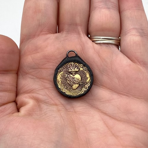 Sacred Heart Hand Soldered Pendant (SMP22) - Picture 9 of 12