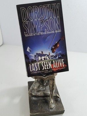 LAST SEEN ALIVE Dorothy Simpson 1991 Paperback Crime Mystery Inspector Thanet