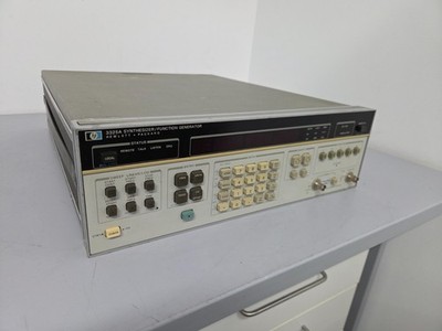 HP Hewlett Packard 3325A Synthesizer/Function Generator Opt. 002