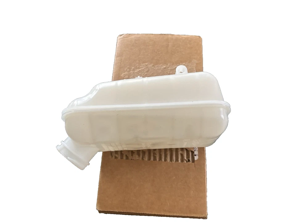 Nuevo depósito de cilindro maestro de freno de diodo de diodo Chrysler Ram 2007-2016 OEM 68002154AB Foto 2 de 3