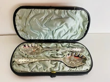 Edwardian silver berry spoons - boxed