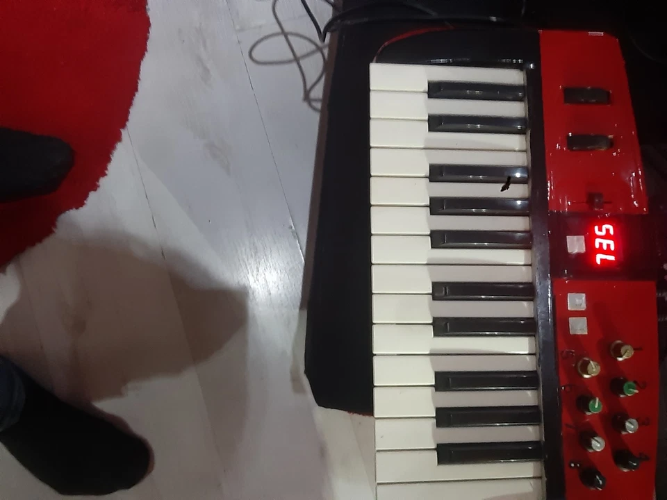 Arturia Beatstep/Beatstep_Pro+Icon-Creativ+M_Audio Oxygen8"Syn+Midisport_Box 2X4 - Bild 2 von 4