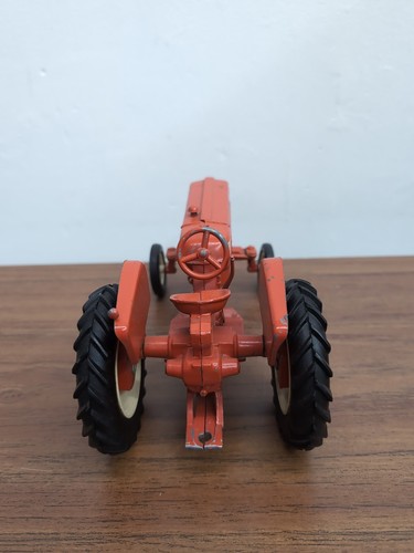 1/16 Ertl Farm Toy Allis Chalmers D-17 Tractor #2 - Picture 2 of 4