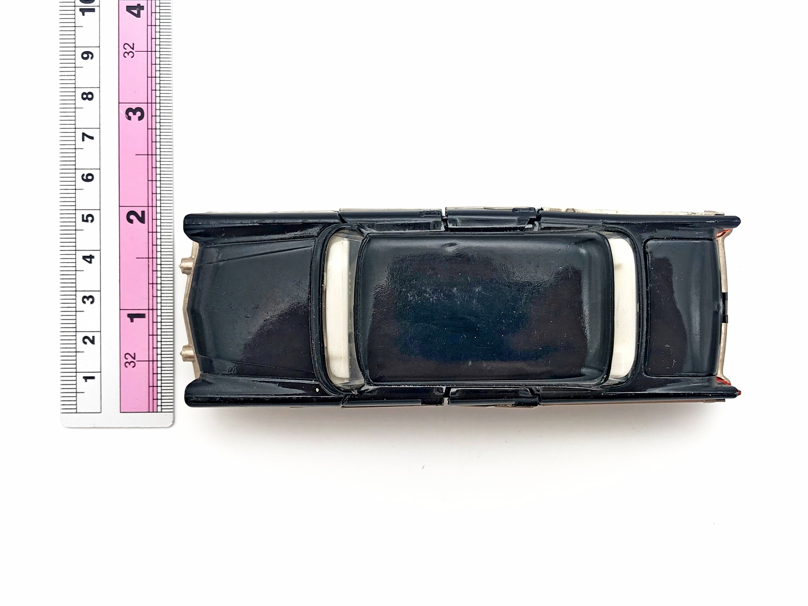 Chayka Gaz 13 A15 Vintage Model Car 1:43 Collectible Auto USSR 1988