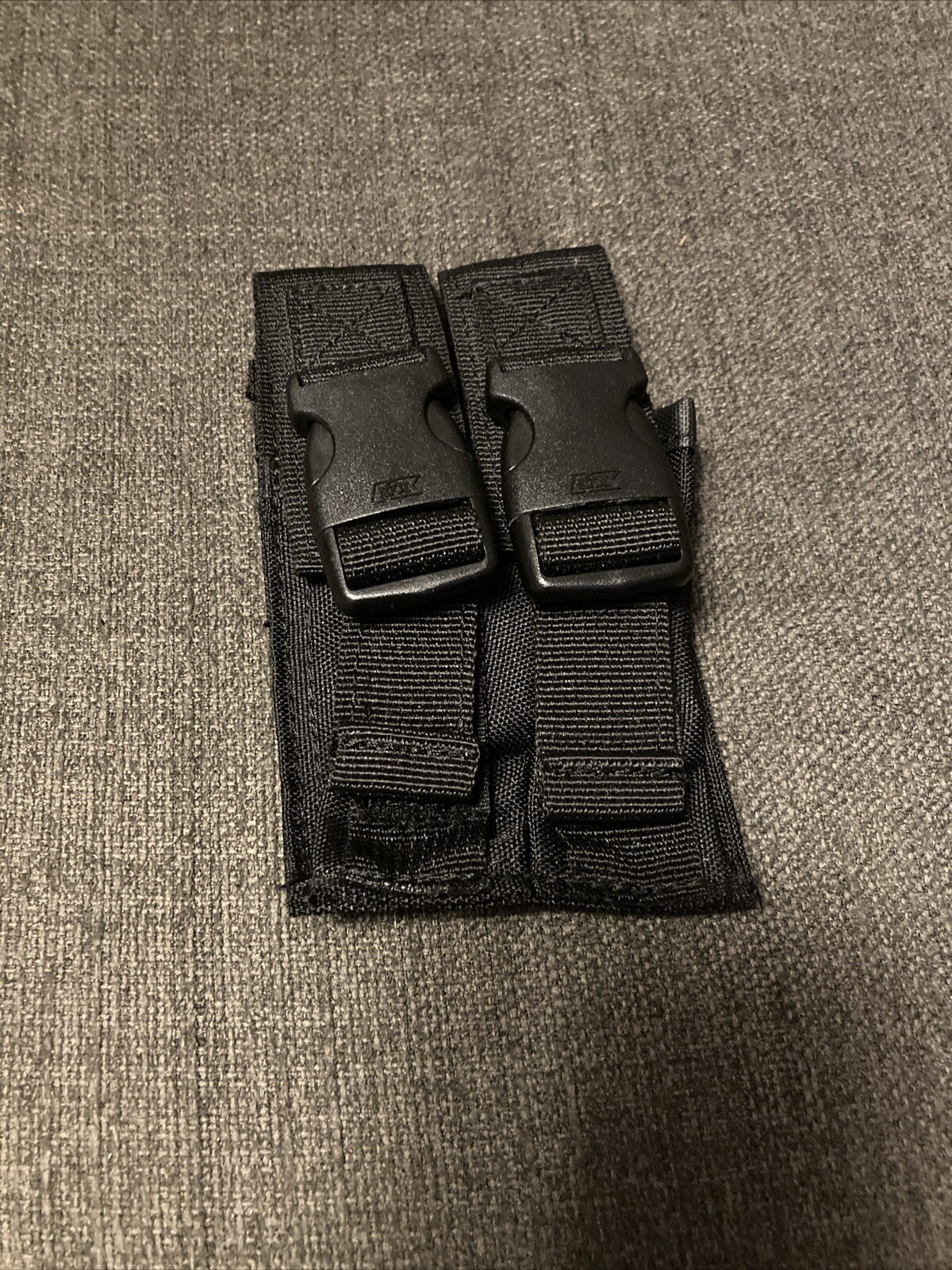 Universal Double Mag Pouch - Fits medium size mags.  Glock 17 19 Sig CZ Walther-image