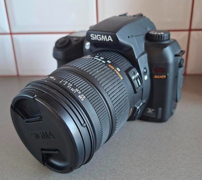 SIGMA SD15 DIGITALKAMERA DSLR CAMERA WITH 18-250mm LENS