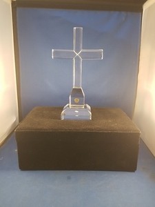 LivingQuarters Crystal Cross 24% Lead Christian Glass Home Décor in Velvet Case