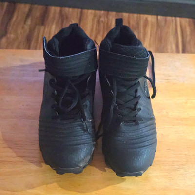 Old Rawlings Baseball Cleats. Size 7