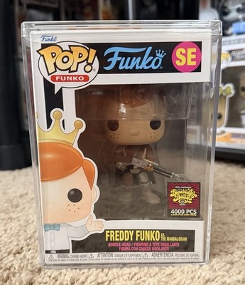 Funko Pop! Freddy Funko As The Mandalorian Blacklight Battle LE 4000 W/Hardstack