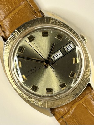 TIMEX Vintage 1970 s Men s Manual Wind Day Date Gold Dress Watch