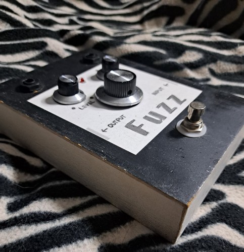 experimentelles Fuzz Gitarrenpedal - Bild 2 von 2