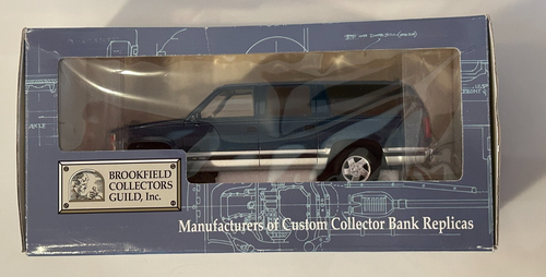 Brookfield Collectors Guild, Inc. 1994 GMC Suburban Blue 1:24 Scale Diecast Bank - Picture 2 of 7