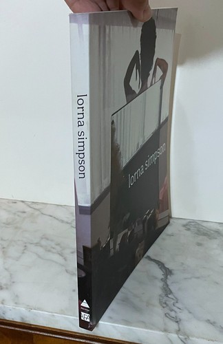 LORNA SIMPSON - BY OKWUI ENWEZOR - 2006 - SOFTCOVER - PUBLISHED BY ABRAMS - Imagen 3 de 4