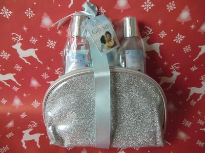 Accentra 4 tlg. Duschgel / Body Lotion / Schaumbad / 6025300 - Geschenkset