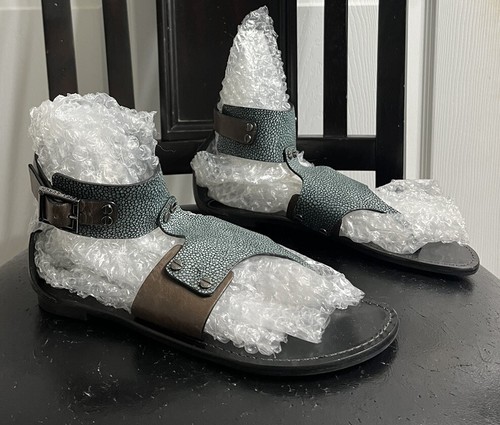 Tory Burch Tegan Stingray Smoke Vegan Leather gladiator Sandals Size 6.5 - Picture 5 of 8