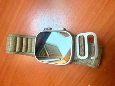 Apple Watch Ultra 2 GPS + Cellular, 49mm titanium case with Alpine Loop olive 