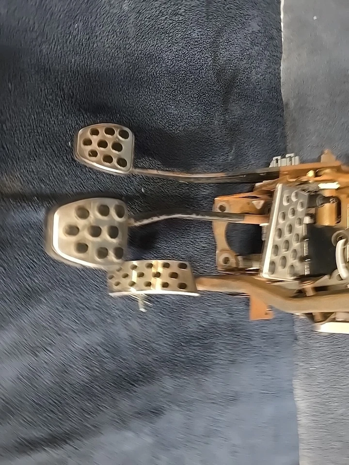 Mustang V8 1994 95 conjunto de pedal 5,0 embrague freno gasolina manual 5 velocidades  Foto 3 de 4