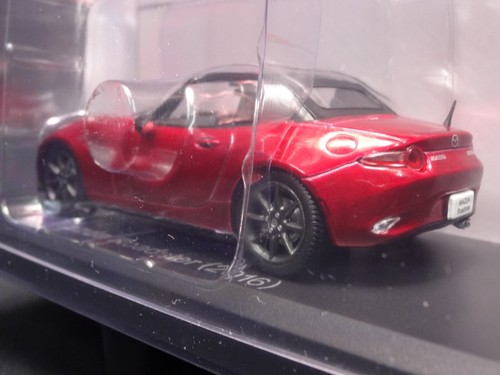 Mazda Roadster 2016 Red 1/43 Scale Box Mini Car Display Diecast Vol 284 - Picture 5 of 11