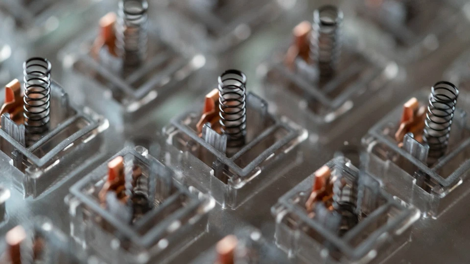 Hand Lubed and Filmed Gateron Ink Black V2 Linear Switches (70 Count) - Image 3 of 4